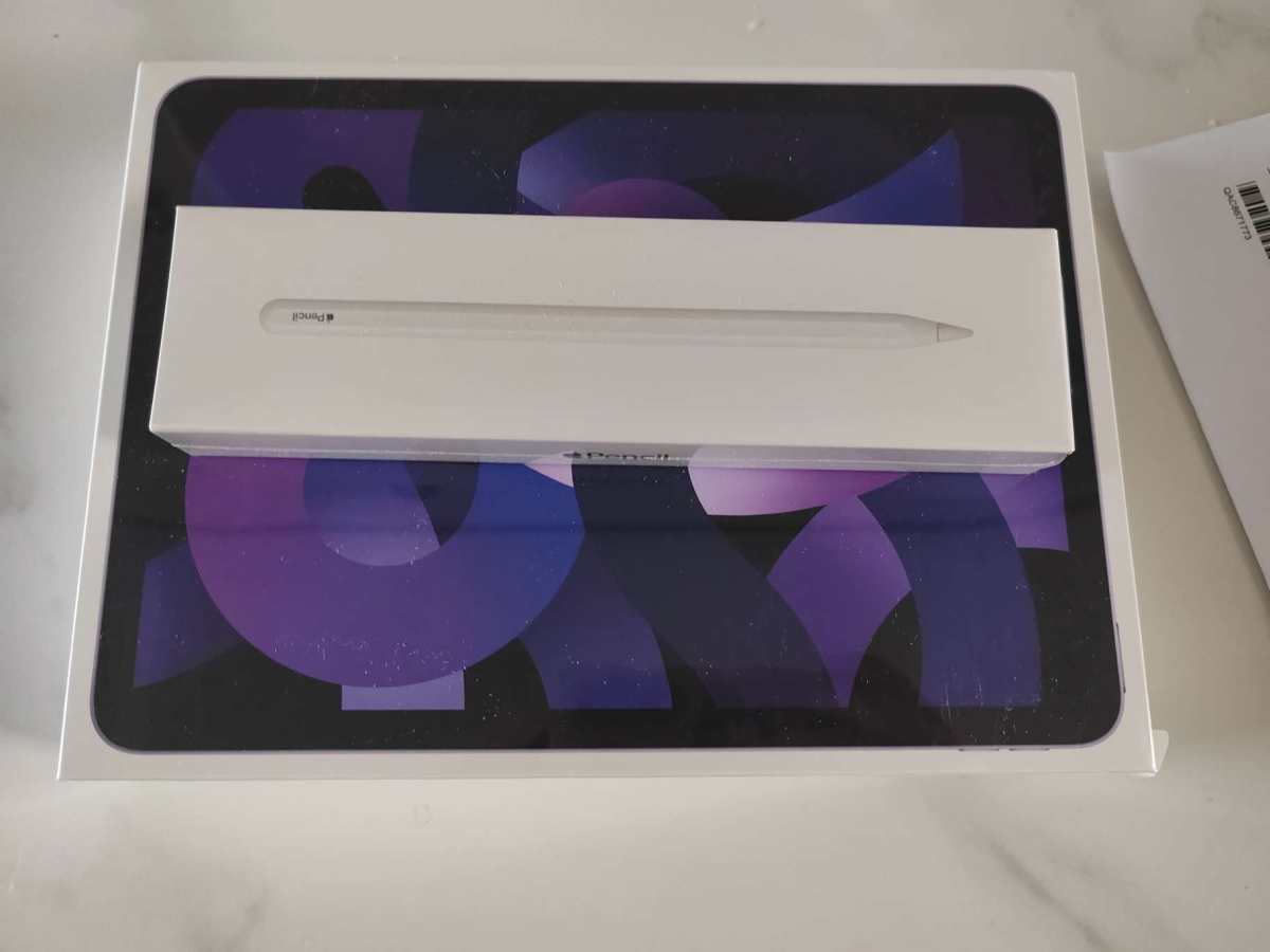 前面看了好几天的ipad，本来想买ipad10代， 淘宝下单