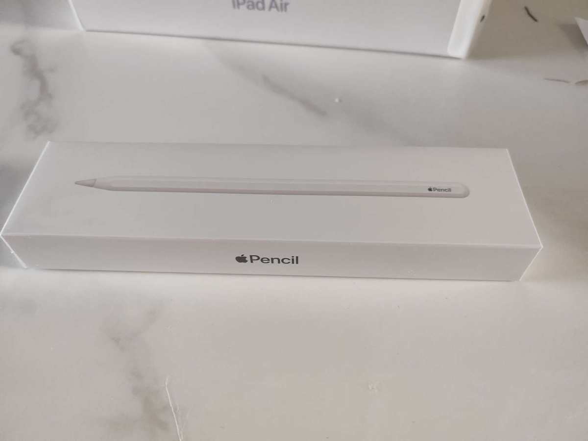 前面看了好几天的ipad，本来想买ipad10代， 淘宝下单