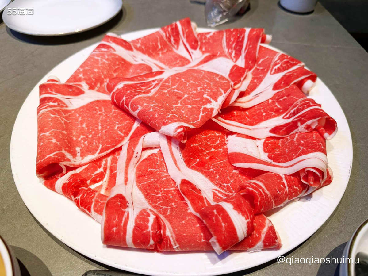 下午跟爸妈一起去鸦儿李记吃火锅，老北京铜锅～ 这次是娃点的菜