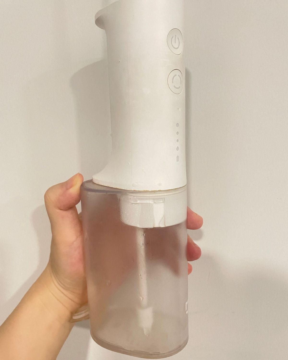 接上一篇冲牙器分享，今天分享小米的。 型号：小米MEO701