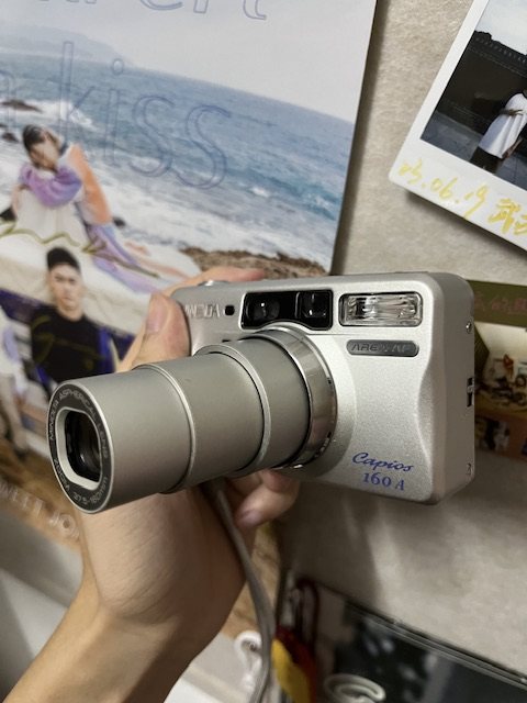 这次海淘到了一台胶片机和一台CCD（带电池充电器 合箱服务超