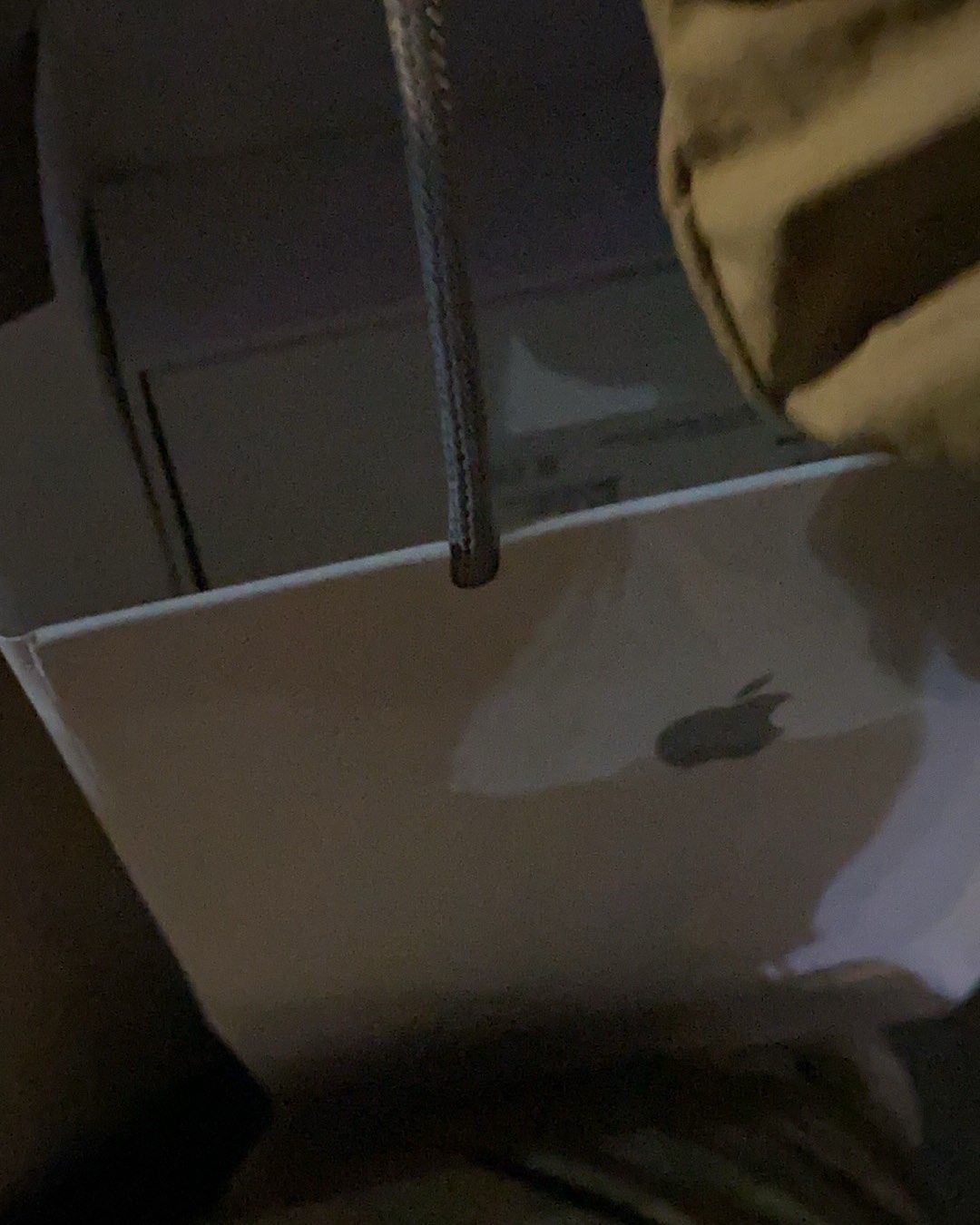 一直在纠结是买air5还是22pro，之前用的是iPad m