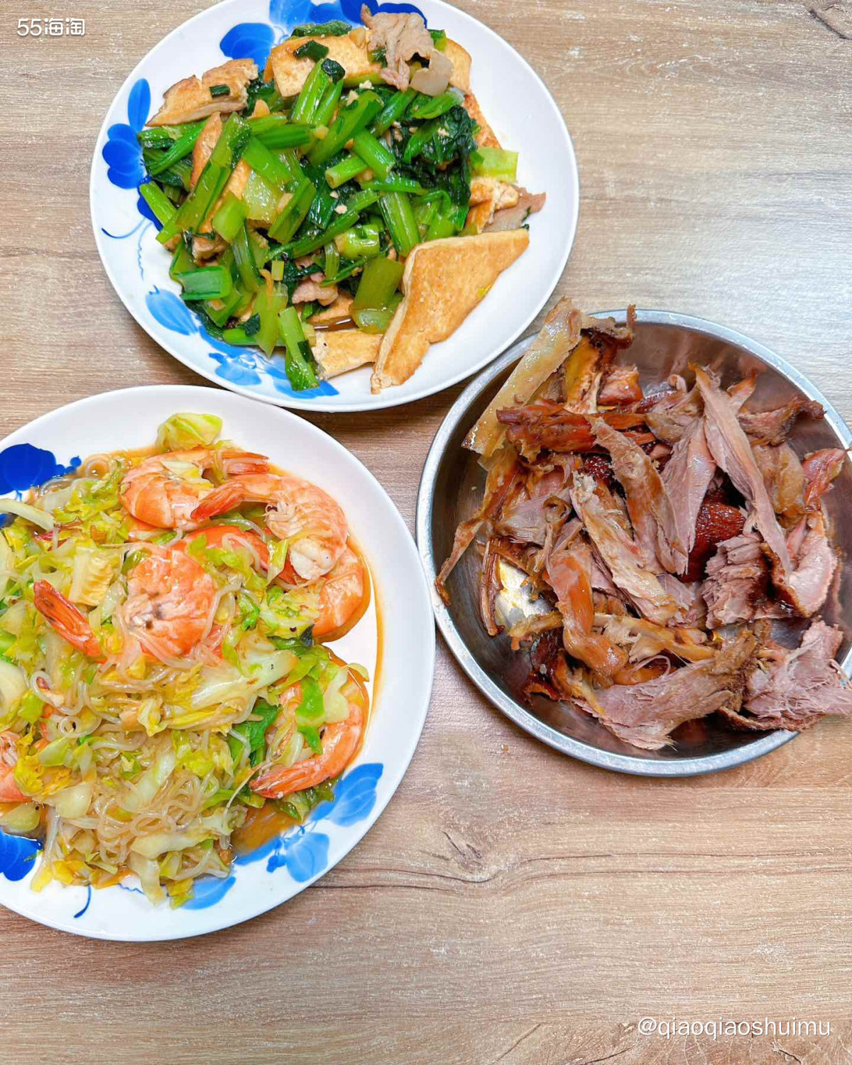 今日晚餐： 老妈最拿手的萝卜丝丸子汤，这个配米饭真的很绝。老