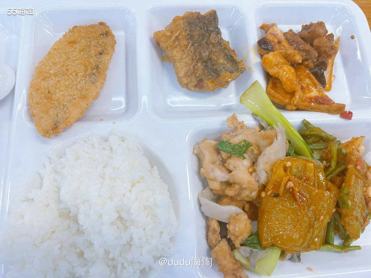 🌿假期结束回来上班，发现单位食堂二层又重新全部装修换新啦，