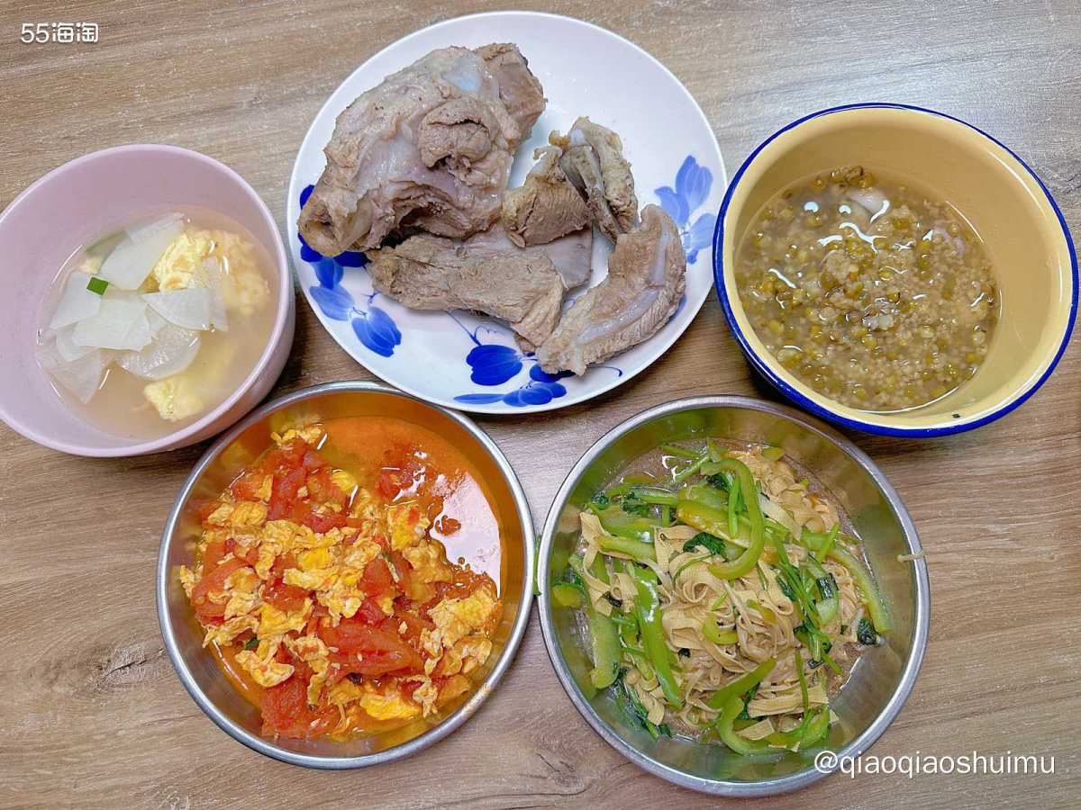 我喜欢吃肉，但是不喜欢那种类似大排的特别实的肉，除了爱吃一根