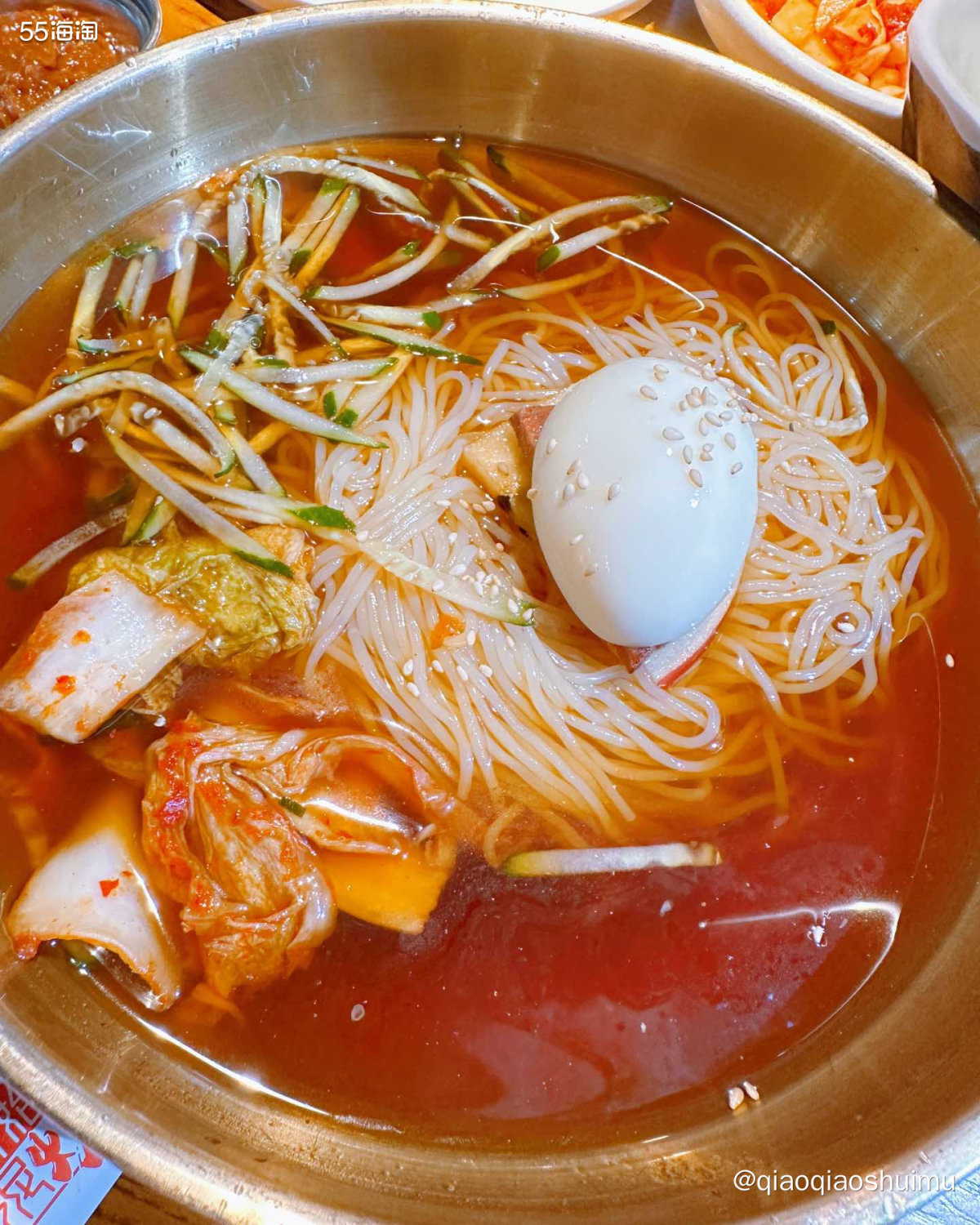 今天下了一整天雨，在家待得发懵，晚饭出去吃吧，顺便放放风。 