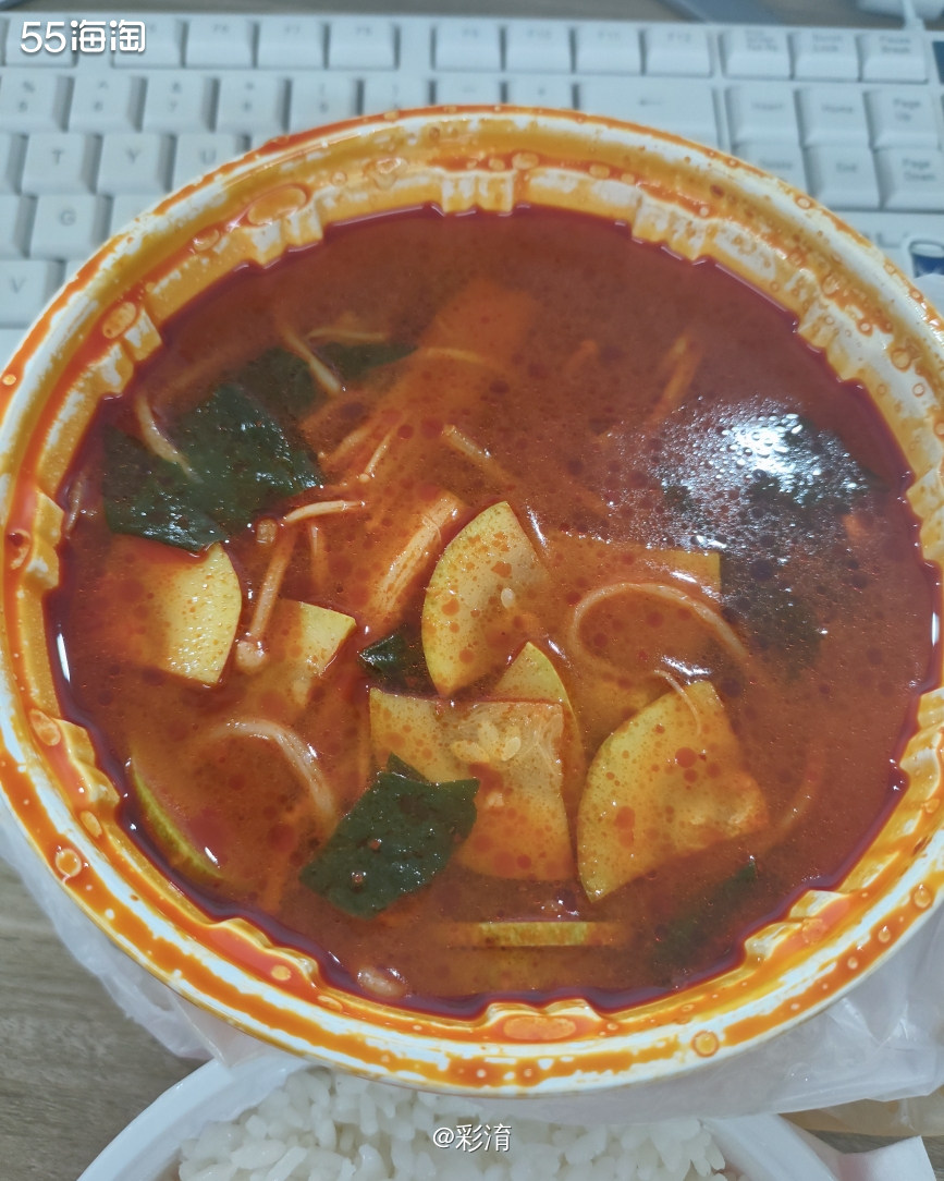 上周被同事推荐了一家韩餐，吃了两次他家的紫菜包饭觉得味道还不