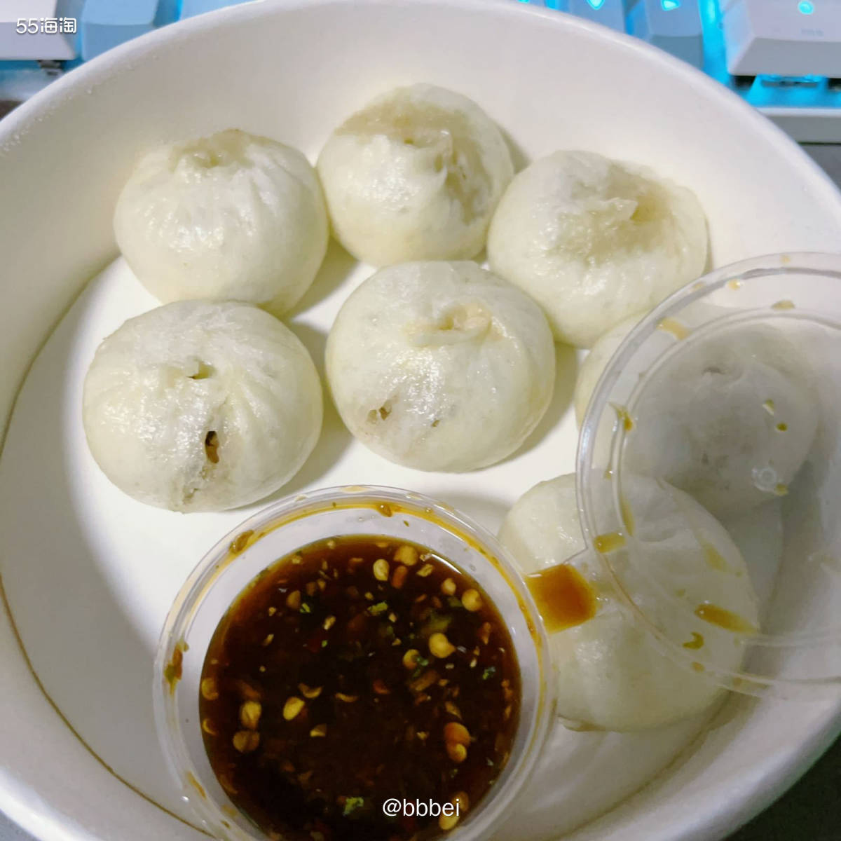 🌼滇小笼 🍃外卖价格：蒸饺9.88rmb，香菇小笼包9.