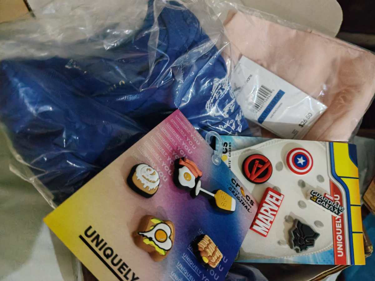 这单是单纯为了让我买的鞋花可以一起回来才买的2件衣服！  实