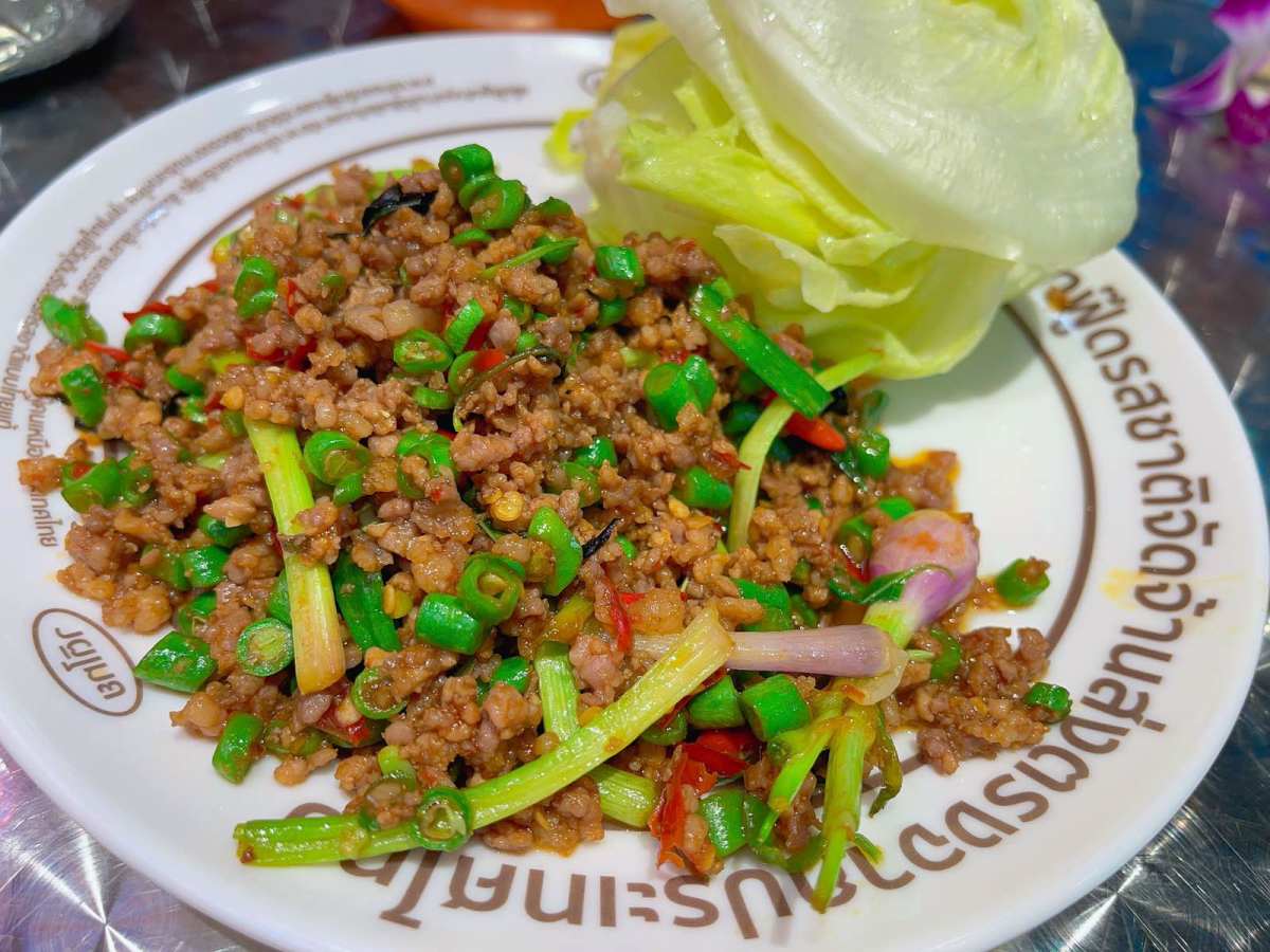 🍻小区附近的商场里开了一家泰国餐厅，听朋友们说味道很不错，