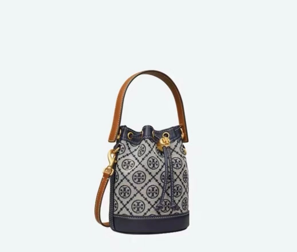 tb家的水桶包和波士顿包包真的是太火爆了！！！之前也就买过5