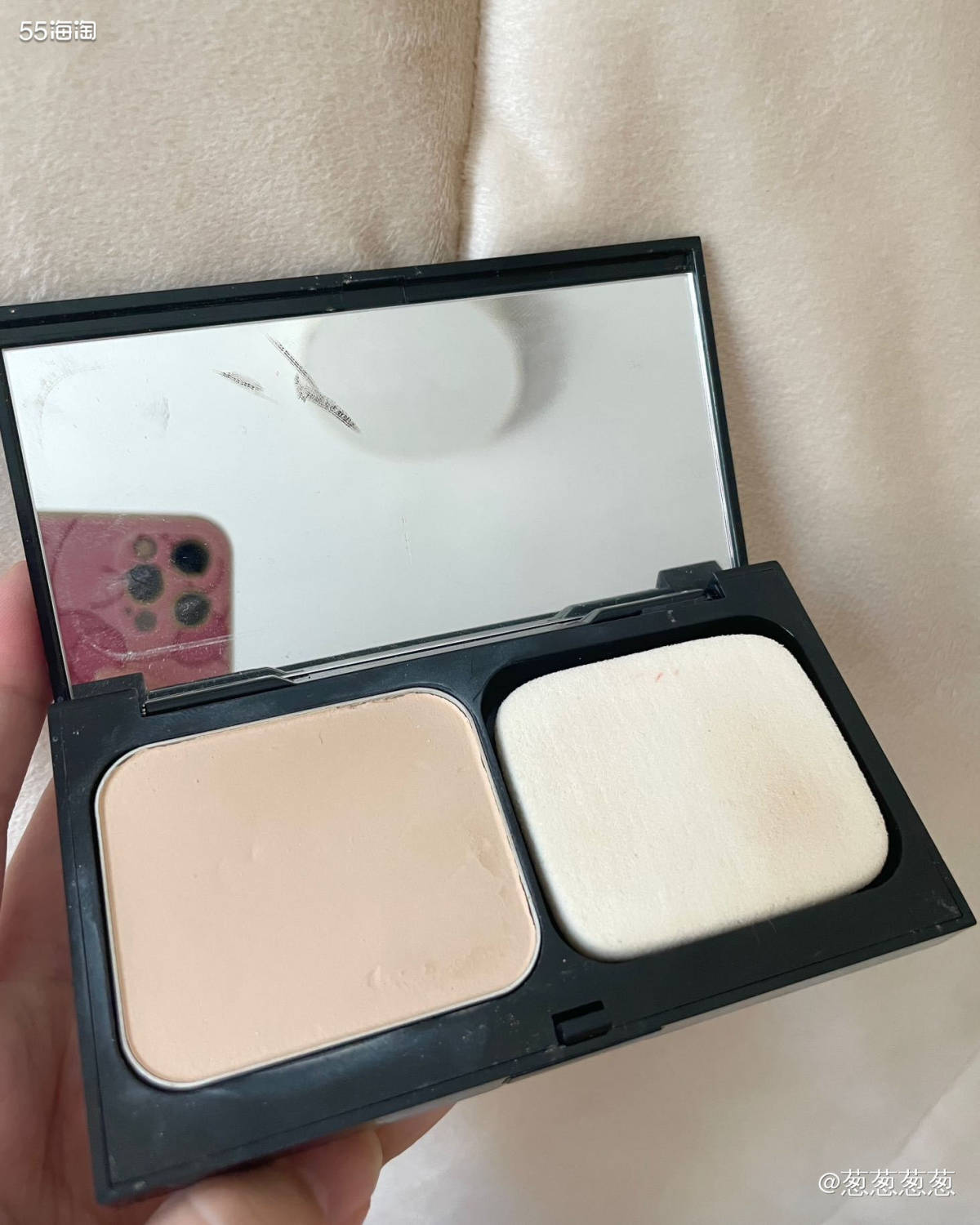 一说到Bobbi brown 的的粉饼，最先想到的一定是方盒