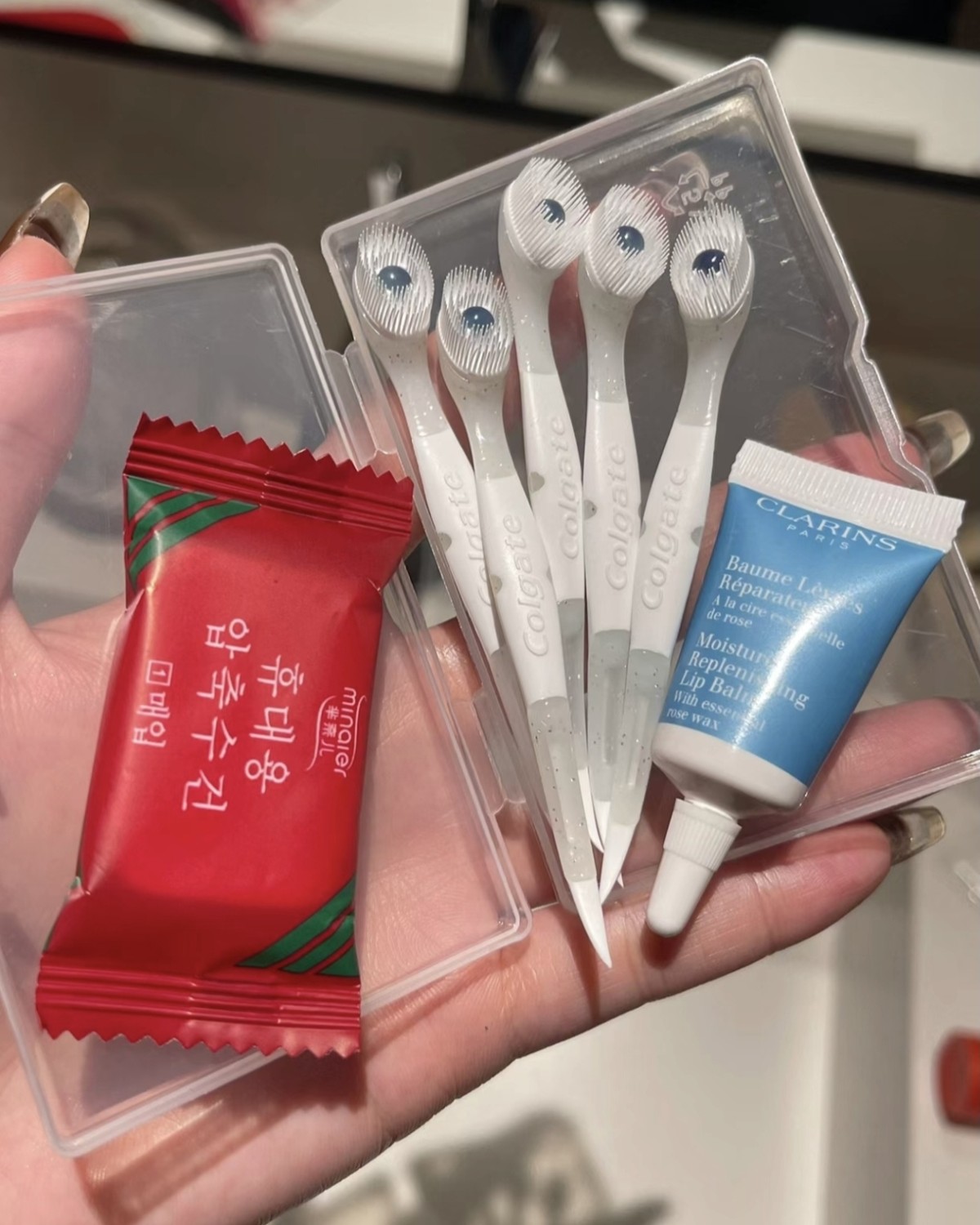 这个牙刷第一眼看到是不是都会以为这个是给宠物刷牙的吧，NO 