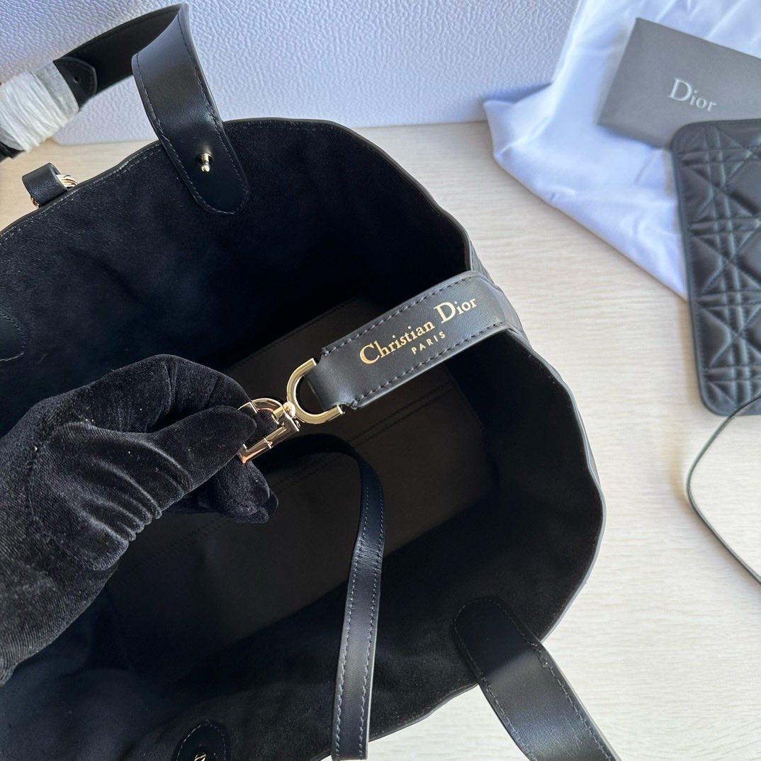 Dior Touiours 手袋于二零二三春夏系列发布秀精彩