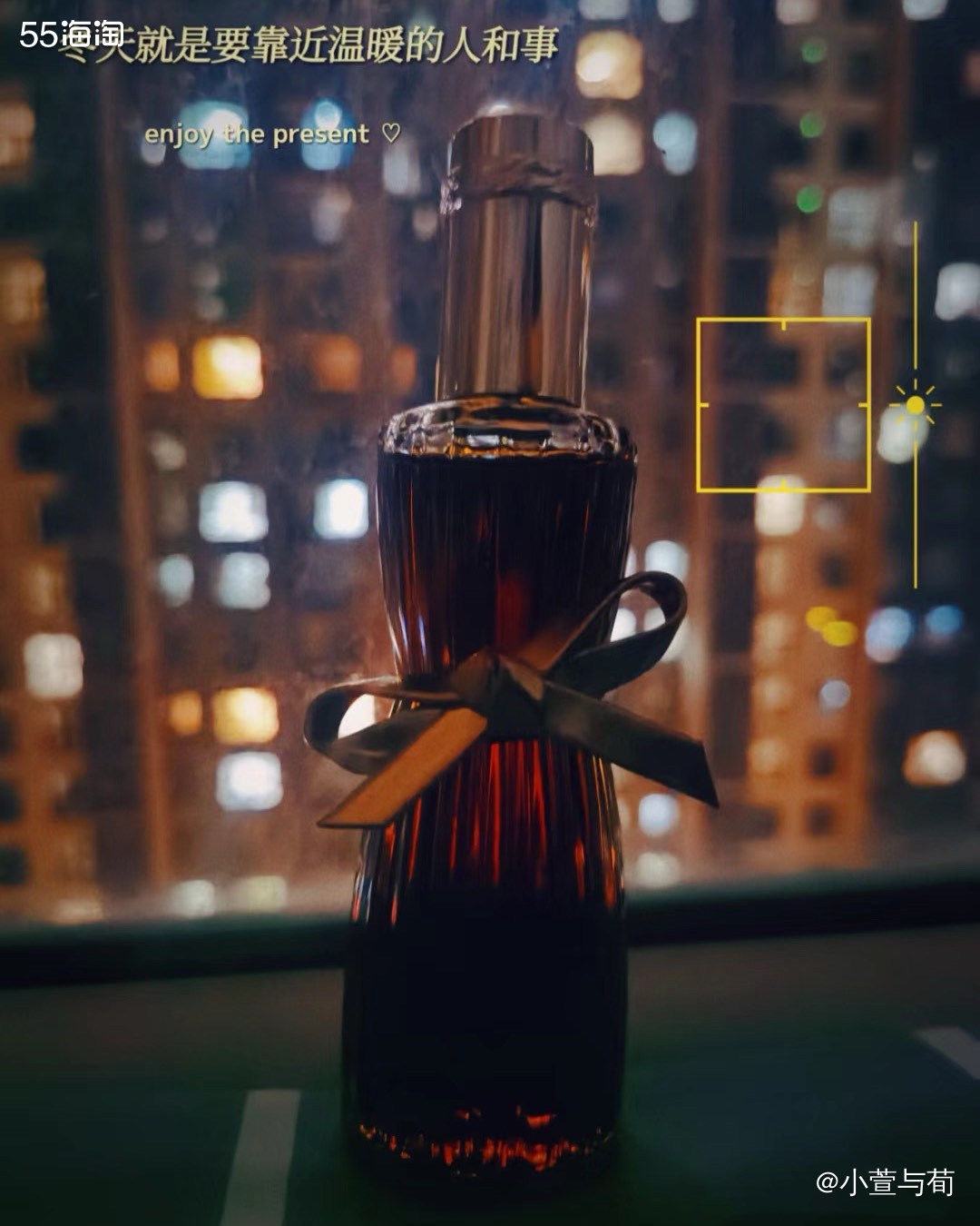 这是雅诗家很老的一款香，来自1953年的青春朝露  淡淡的*