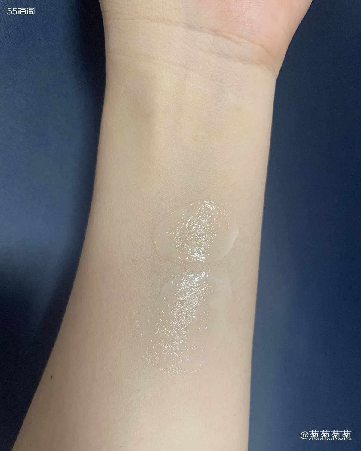 这次对比的是兰蔻的菁纯面霜轻盈版和7月份上市的新品流云霜。不