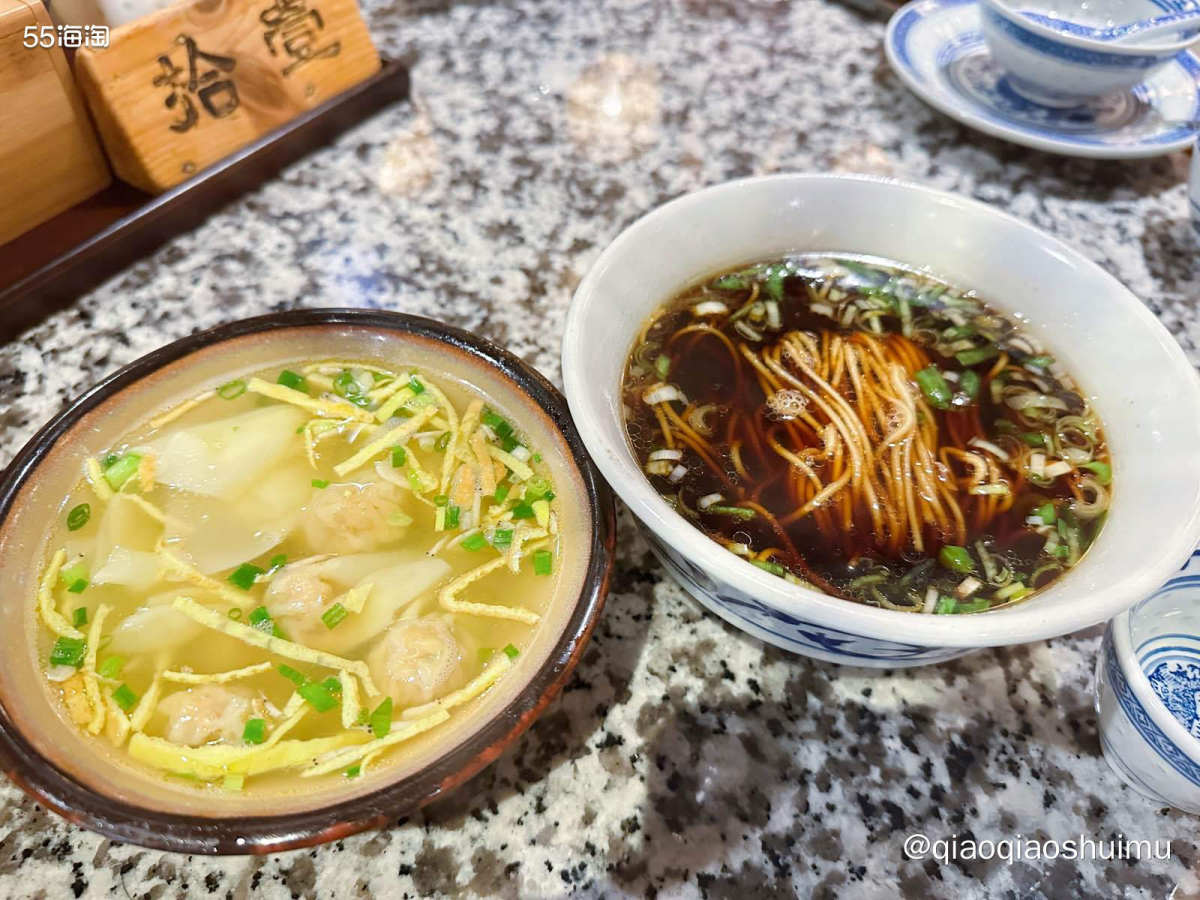 中午爸妈来找我吃饭，选了好久，决定去南京大牌档。他家特点就是