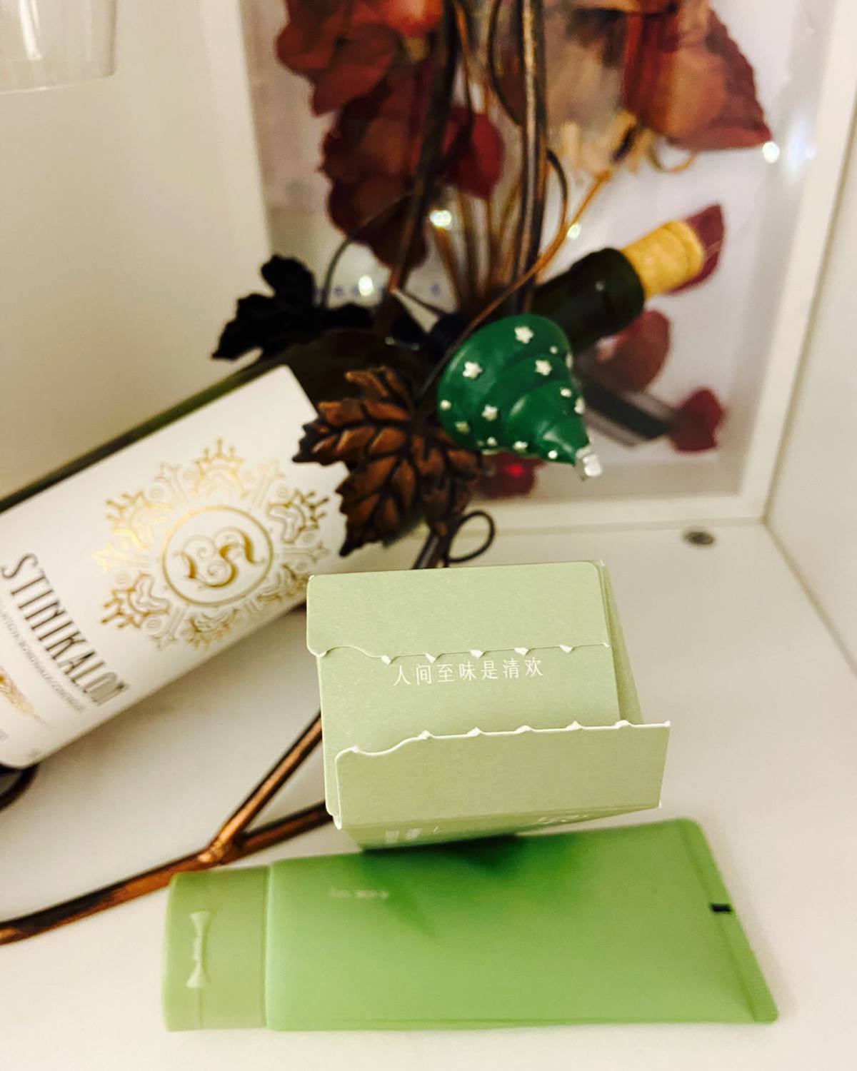 今天来说一下逐本的这个盈润精油洁面乳，还是像我之前说的就他家