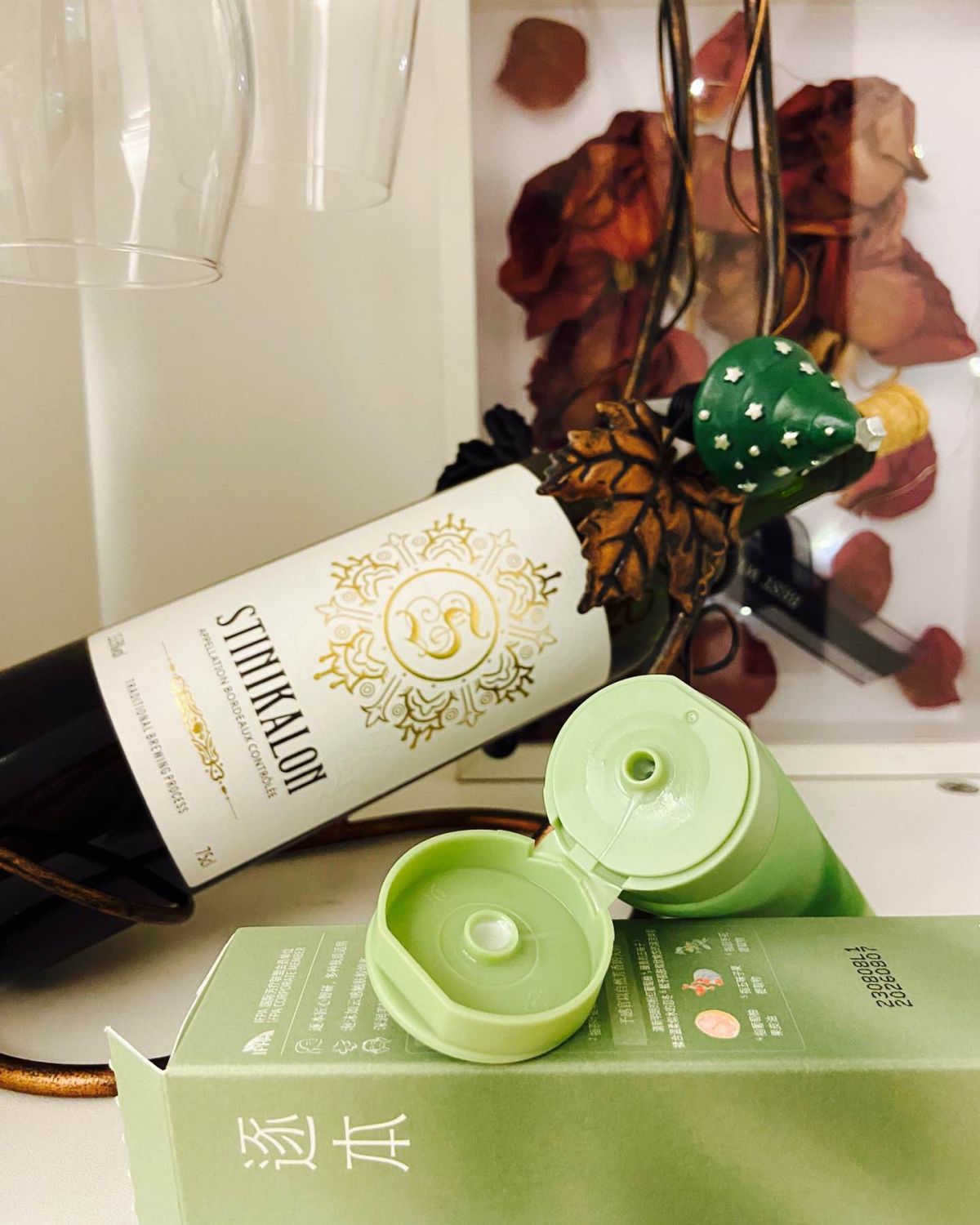 今天来说一下逐本的这个盈润精油洁面乳，还是像我之前说的就他家