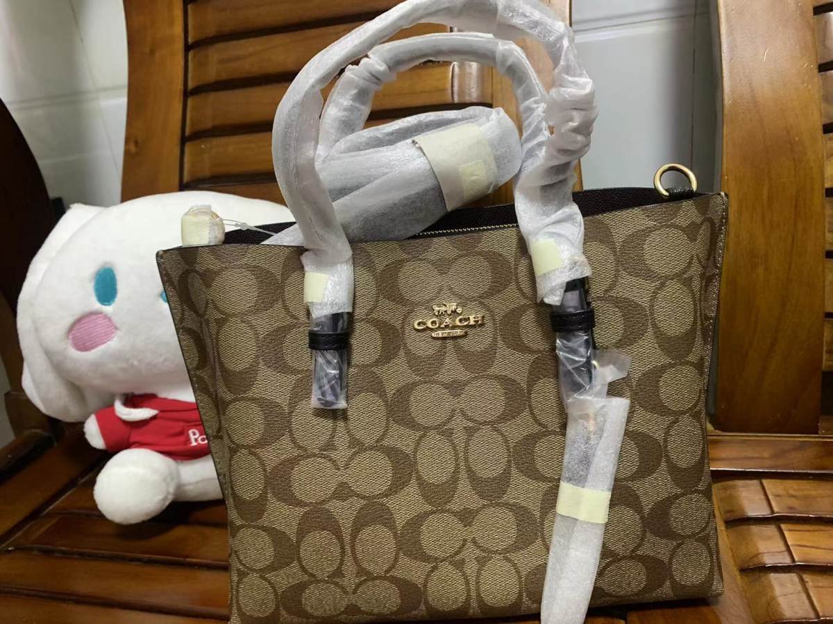 Mollie 25黑棕色，下这个颜色也是考虑到天快冷了，可以