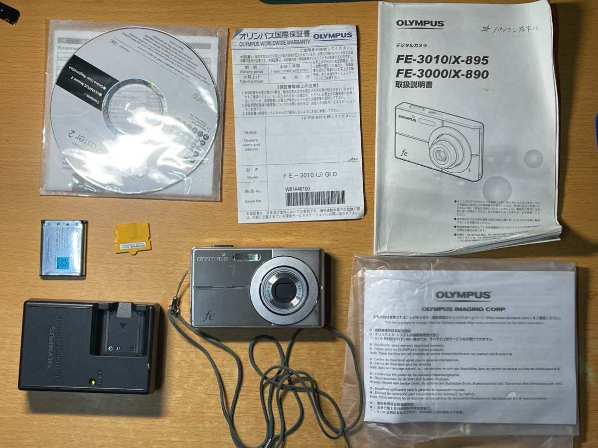 这次海淘到了一台奥林巴斯FE3010 成色好新！而且还带箱说