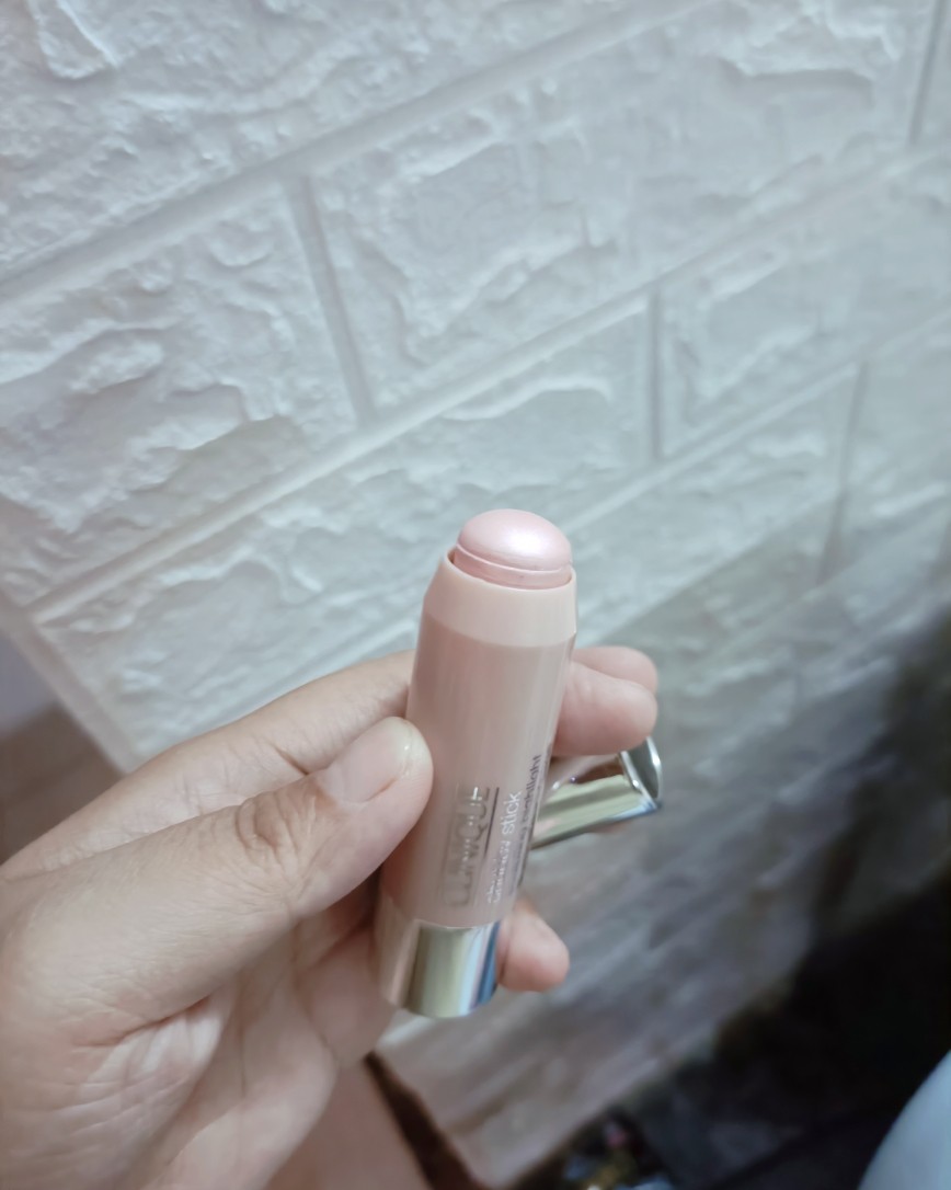 最近爱用的彩妆是海淘的一些小众单品，目前用下来还不错~  ⭐