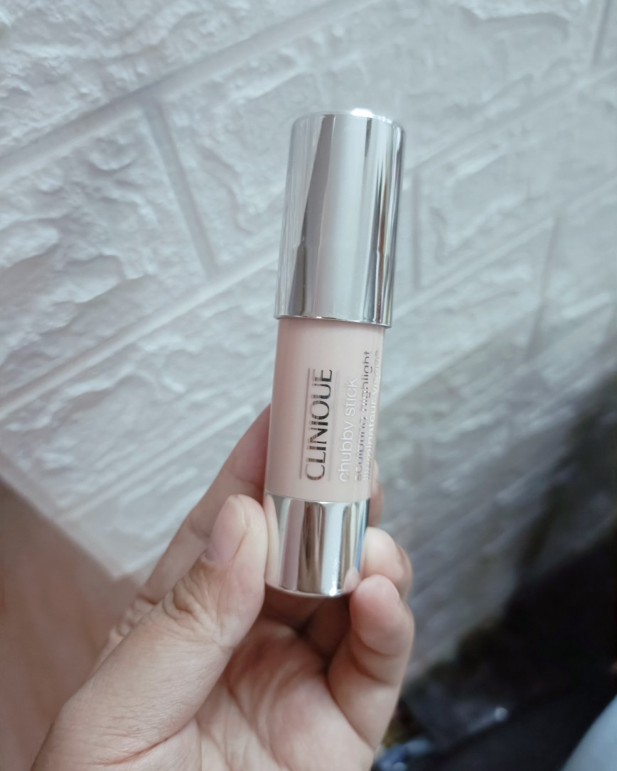 最近爱用的彩妆是海淘的一些小众单品，目前用下来还不错~  ⭐