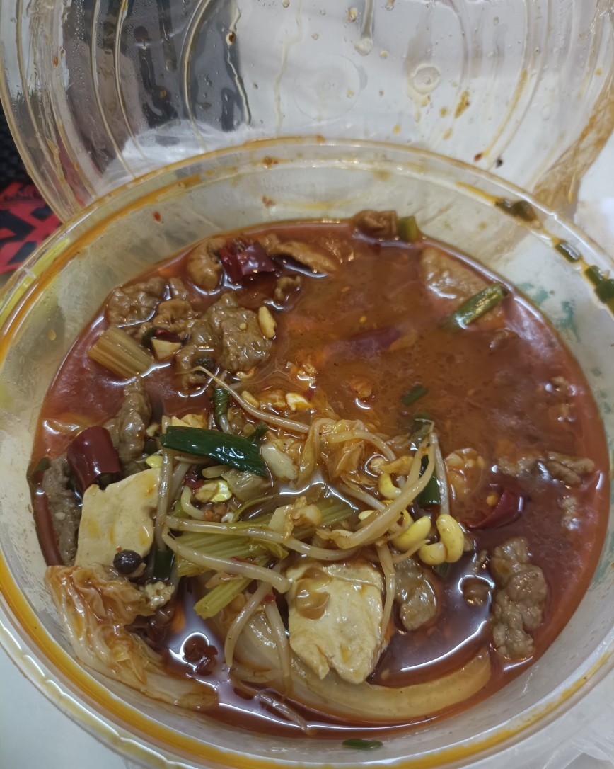 最近很少点外卖，6号前还有3张券没用，于是中午不做饭了，点一