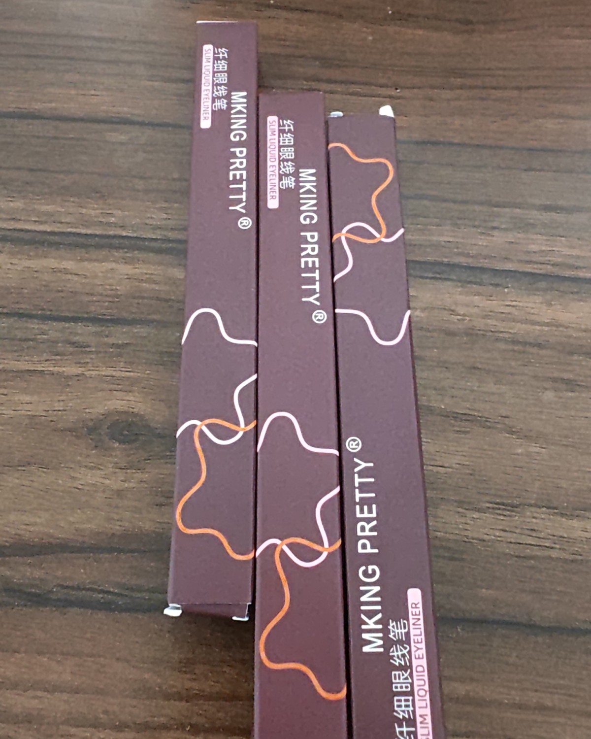 作为一个懒人，虽然化妆少，但是工具不能少，该有的都要有呀！ 