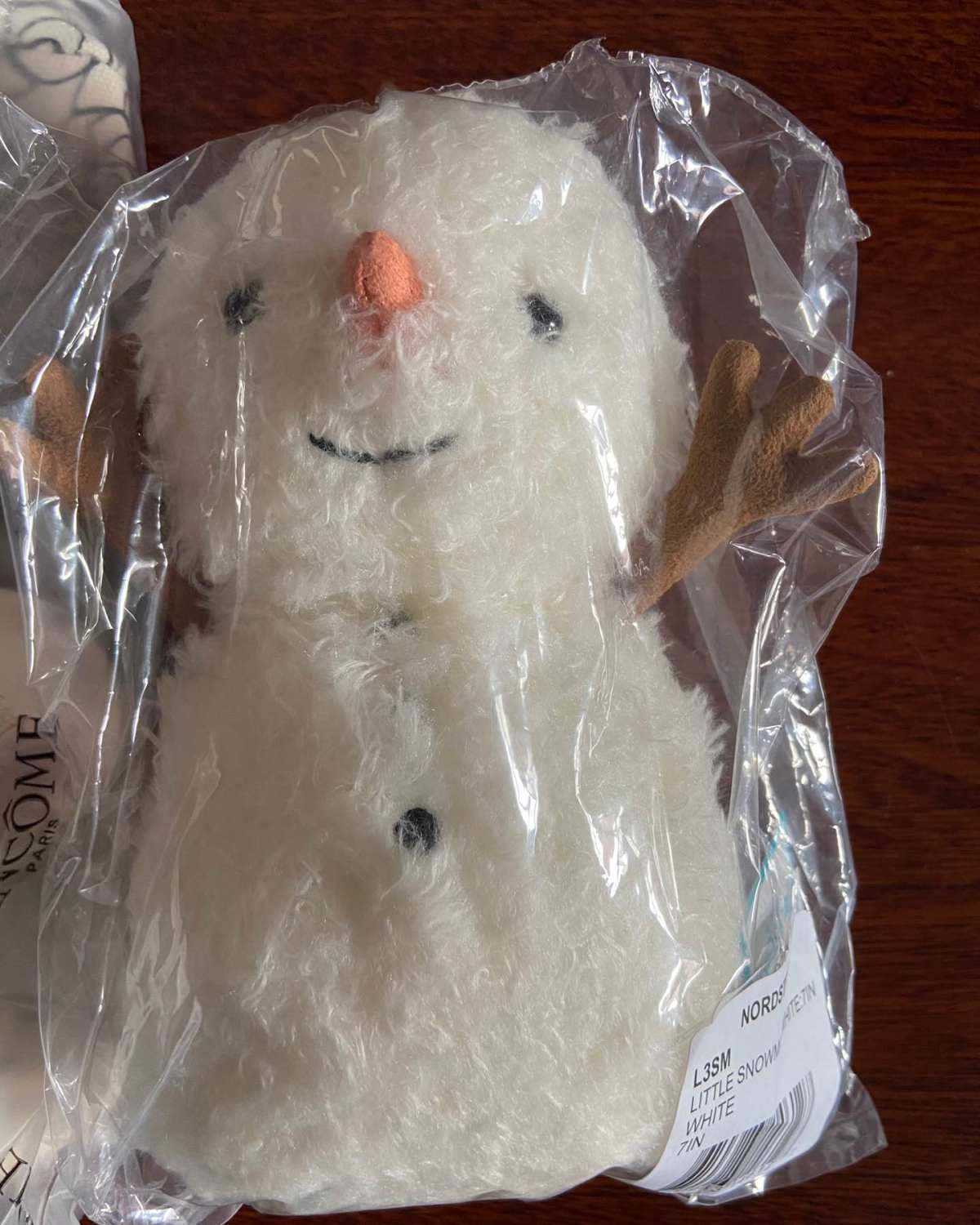 这箱一个合箱包裹，不要问我为什么混装，普货明明更便宜，雪人是