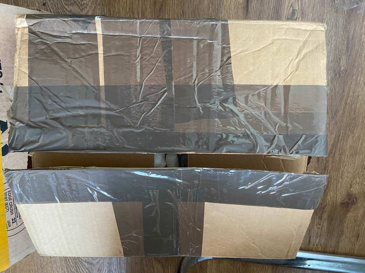 这箱一个合箱包裹，不要问我为什么混装，普货明明更便宜，雪人是