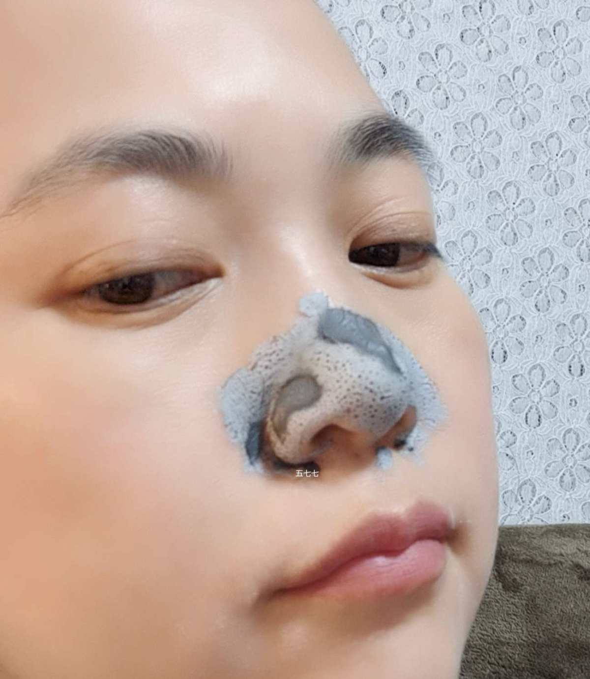 面膜：格莱魅白罐深层清洁泥膜 功效：深层清洁，去黑头，控油 