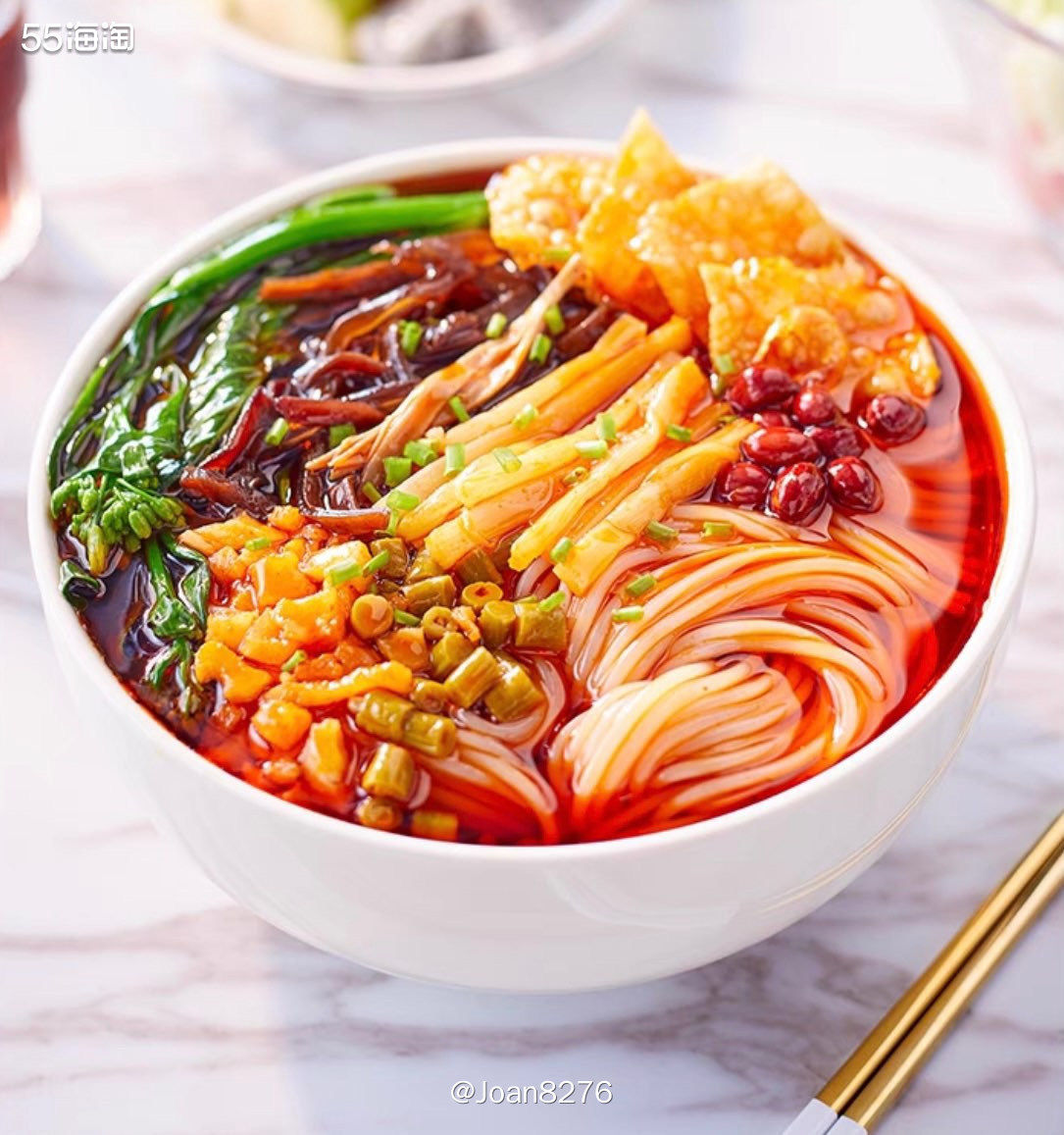 螺蛳粉虽然很重口味，但是个人还是很喜欢的，偶尔当做宵夜也是不