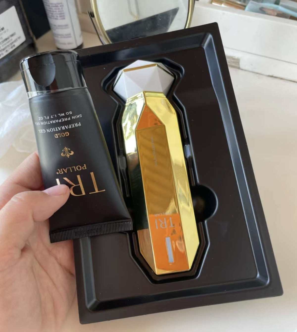 初谱是以色列的美容仪，还是很热门的一个产品！几何造型的机身搭