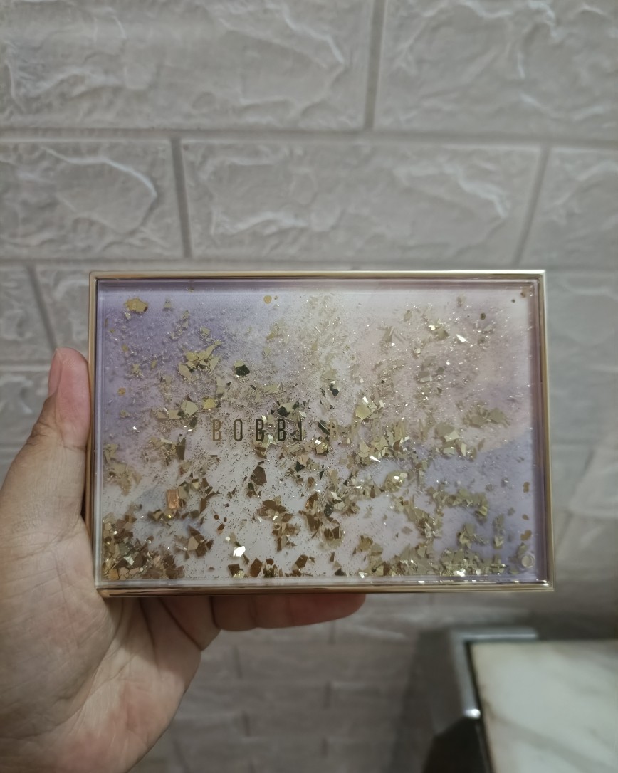 收到Bobbi brown这箱心情真的是太好了，颜值高到我看