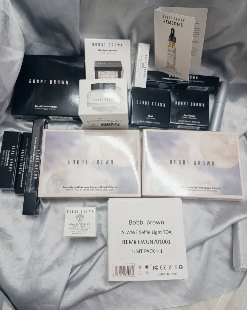 收到Bobbi brown这箱心情真的是太好了，颜值高到我看