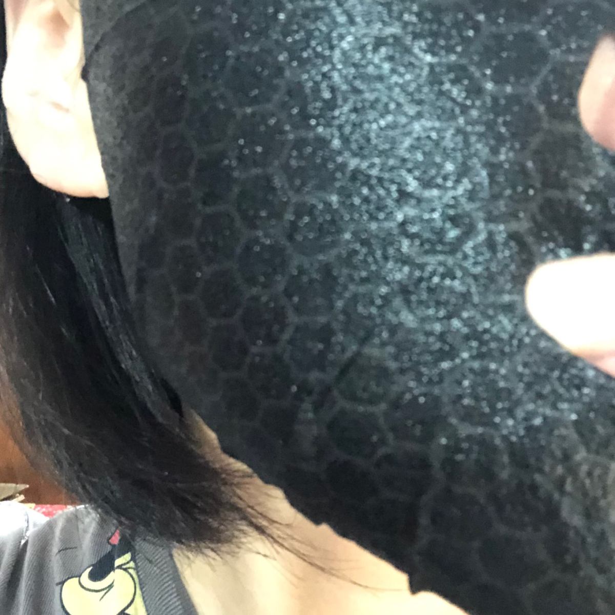 今天用澳洲的Eaoron黑炭面膜，这家有白面膜水光针的补水效