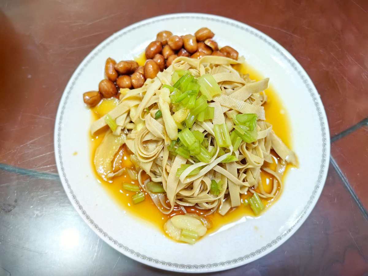 国庆放假八天，回了一趟老家，那必须安排一个兴化早茶的，让我们