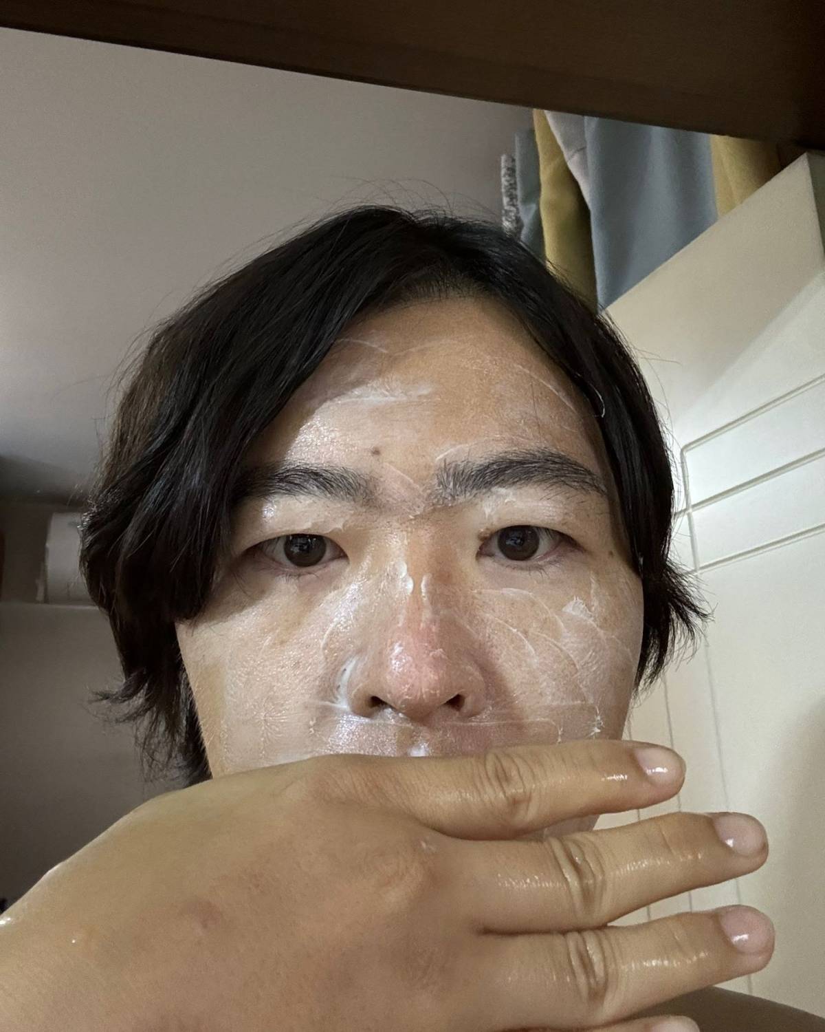 昨天就这样睡着了，今天早起来补发。 马琳家的清洁补水面膜也是