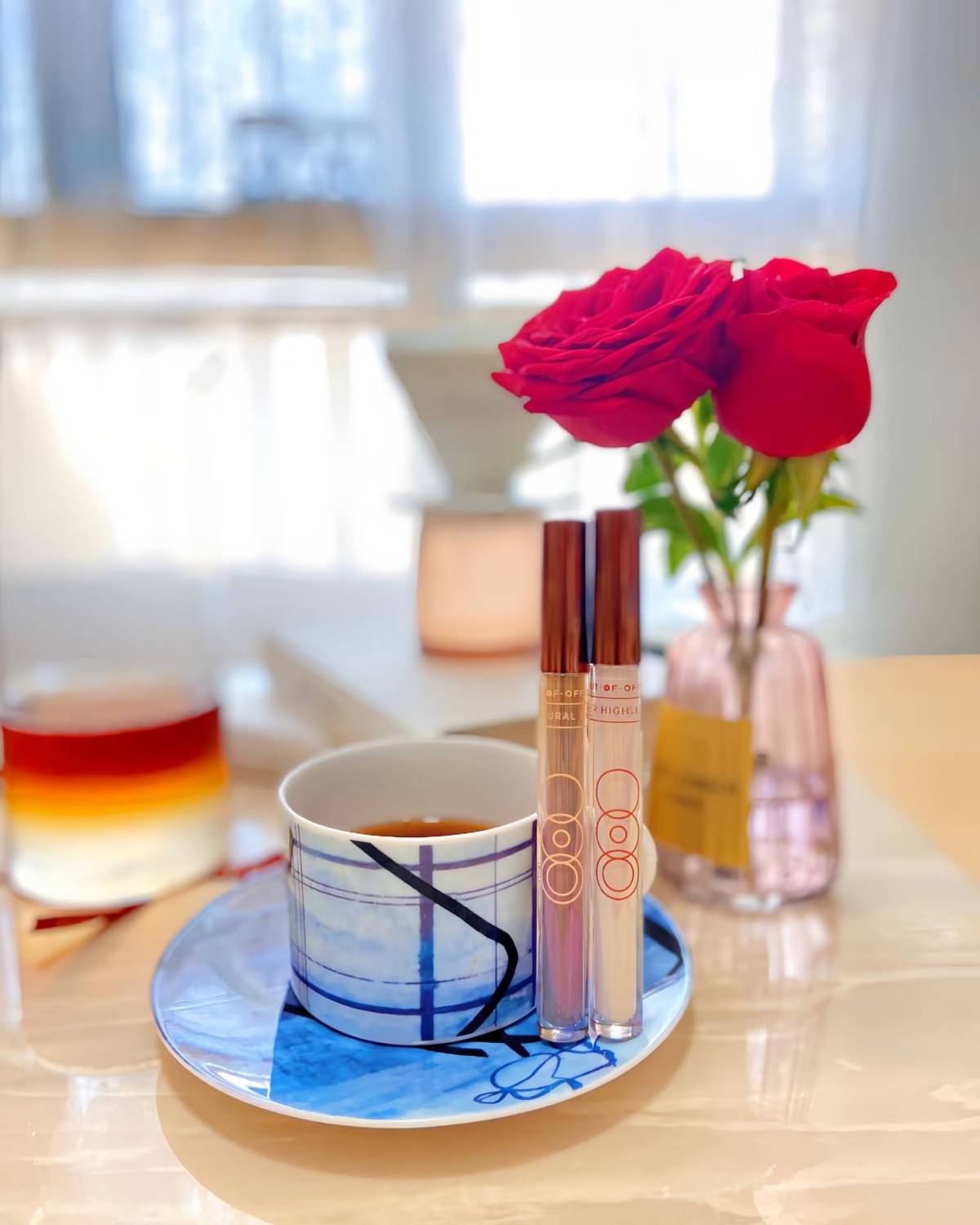 今天来说一下，让底妆立体且平整的会用到的一些好物，首先就是你