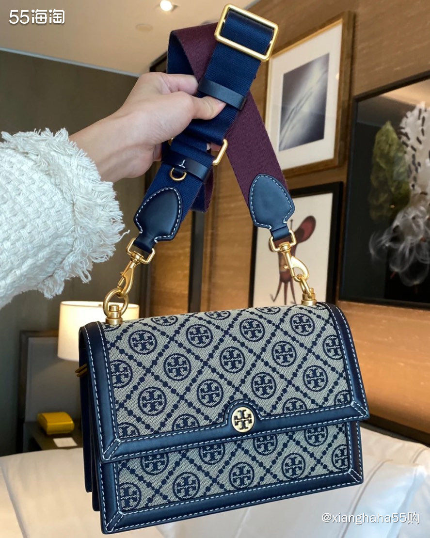 tb的中号风琴，在美国官网对应小号，包搭配的肩带是两天，一条