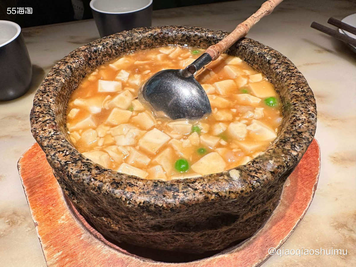 绿茶餐厅好像一直还挺火，感觉是外婆家的姊妹店。但我其实吃的不