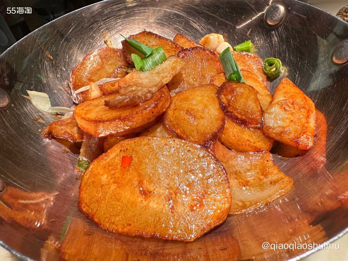 绿茶餐厅好像一直还挺火，感觉是外婆家的姊妹店。但我其实吃的不