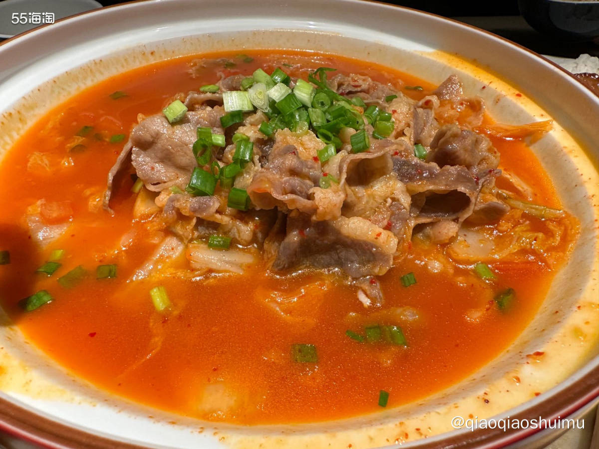 绿茶餐厅好像一直还挺火，感觉是外婆家的姊妹店。但我其实吃的不