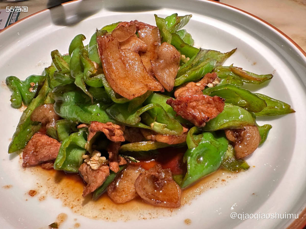 绿茶餐厅好像一直还挺火，感觉是外婆家的姊妹店。但我其实吃的不