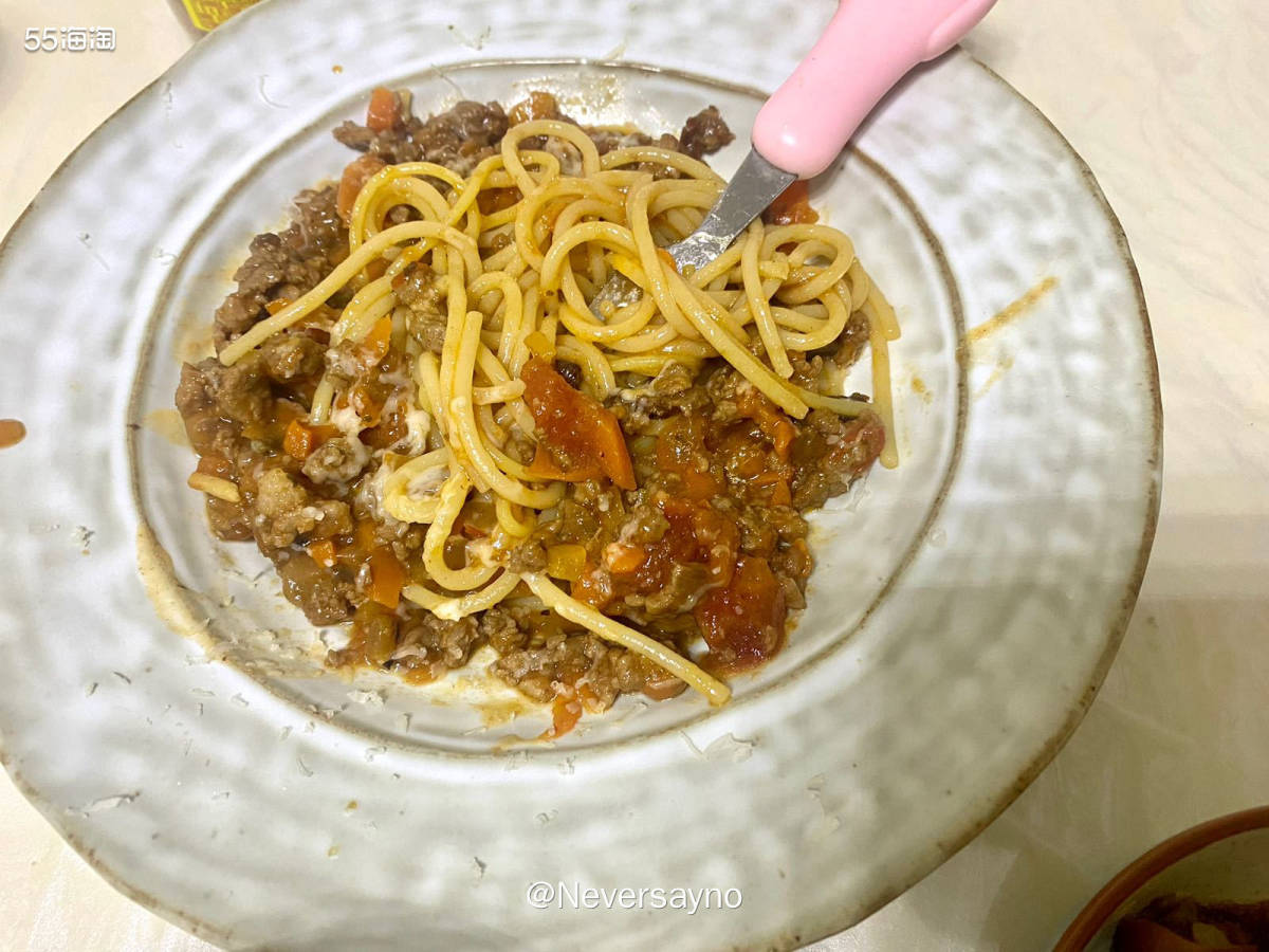 🍅女儿念叨好久的番茄肉酱意大利面终于安排啦～  ▪️必胜客