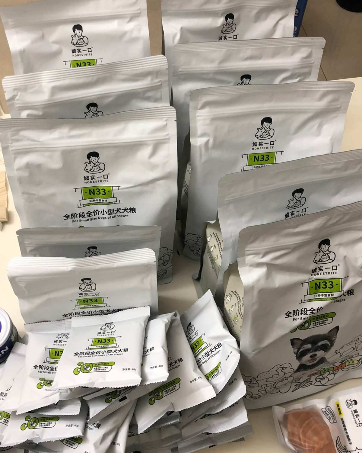 我只能说，做我们家的狗，虽然不一定幸福，但绝对饿不着！这个双