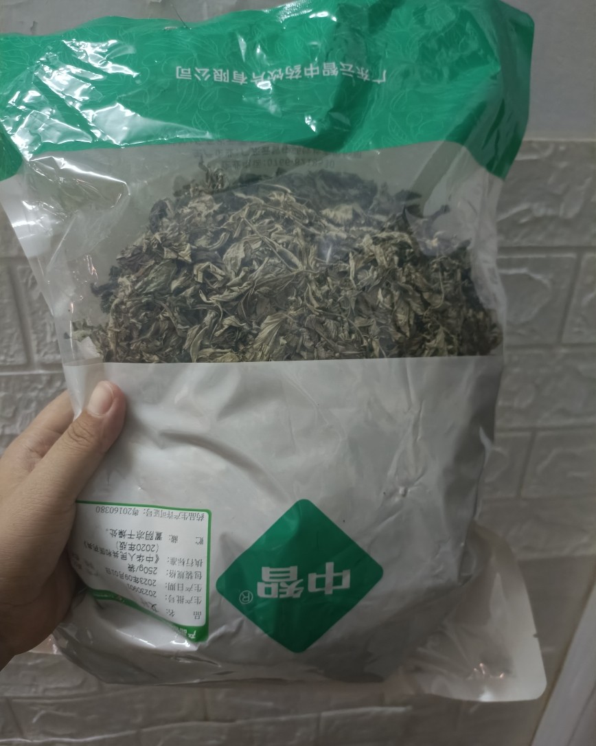 这段时间我女儿又生bing了，但是这次我想自己尝试给她用ya