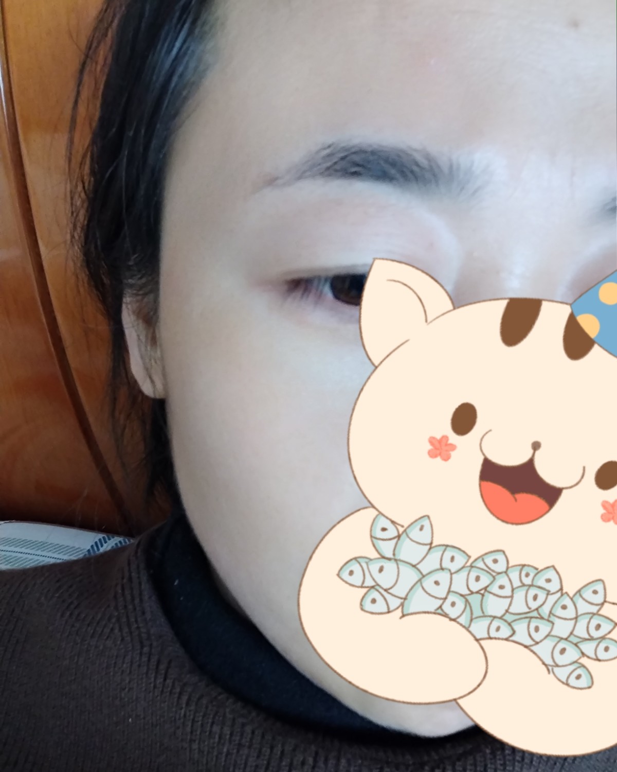 今天用的这个面膜是别人给了我2片芮加的小牌子，我一直放在一边