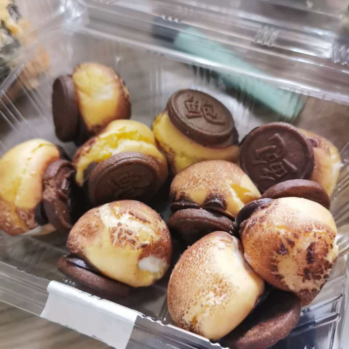 鲍师傅真好吃，但是偏甜 这个店里面的蛋挞，肉松小贝，都是热销